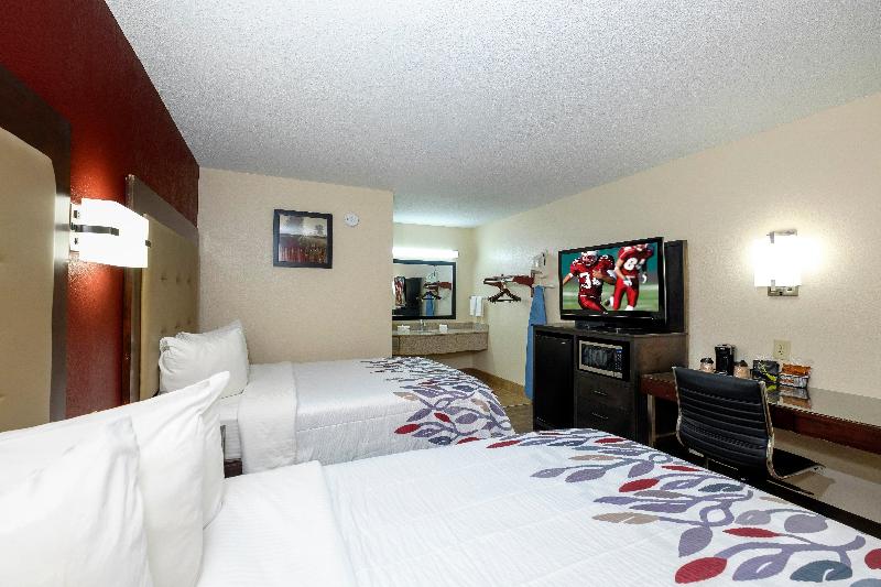 Red Roof Inn Columbus, MS image