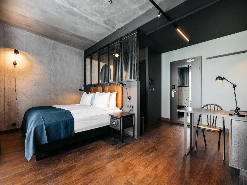 Exeter Hotel image