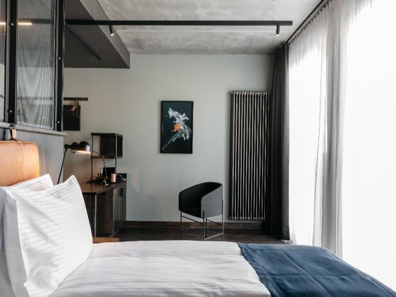 Exeter Hotel image