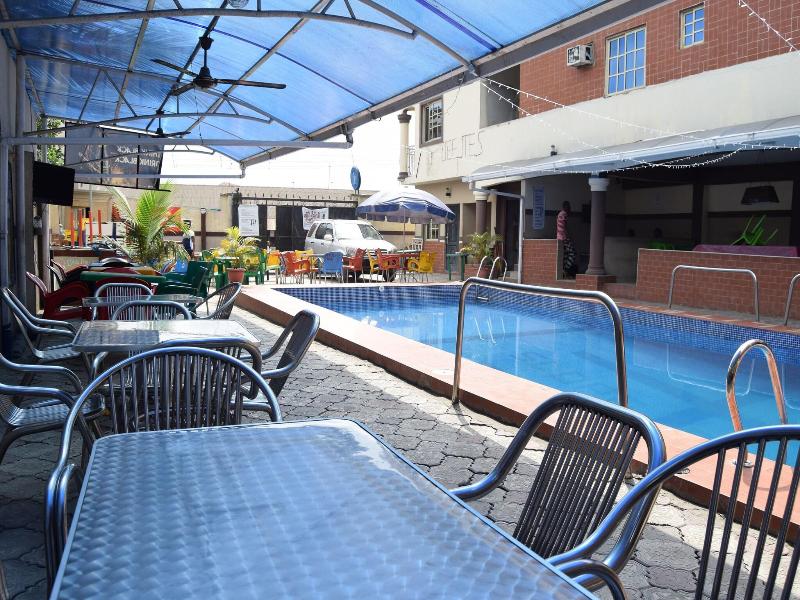 De elites Pool Bar & Inn image