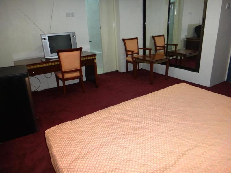 Ed Scob Suites image