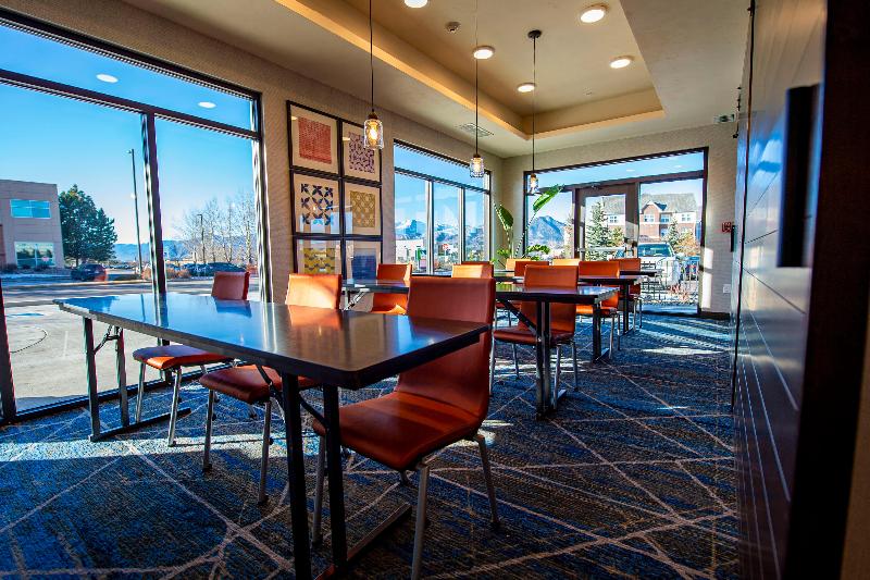 Holiday Inn Express Colorado Springs Afa Northgate image
