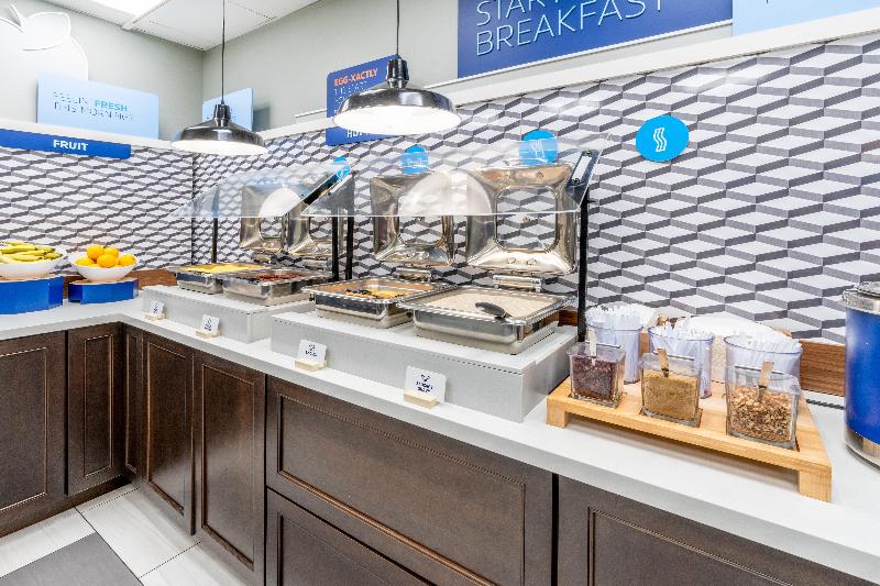 Holiday Inn Express Colorado Springs Afa Northgate image