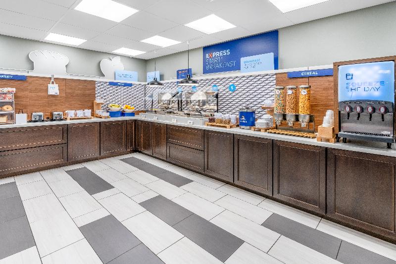 Holiday Inn Express Colorado Springs Afa Northgate image