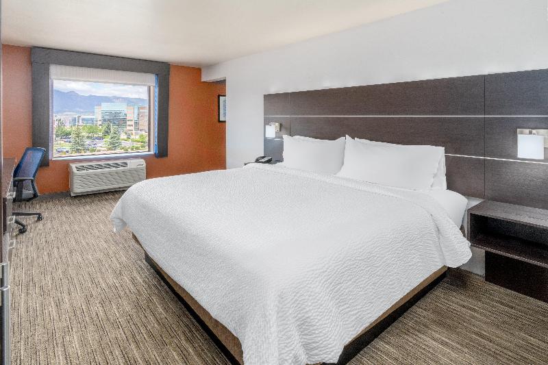 Holiday Inn Express Colorado Springs Afa Northgate image