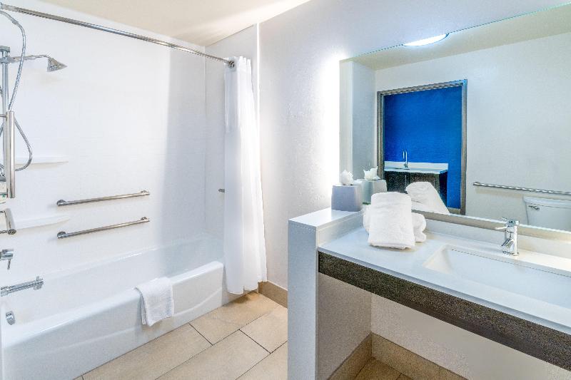 Holiday Inn Express Colorado Springs Afa Northgate image
