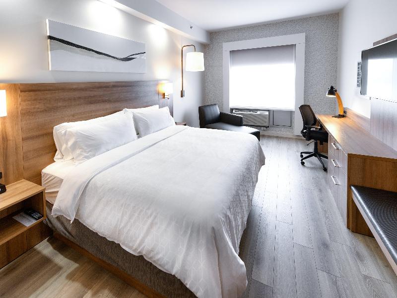 Holiday Inn Express and Suites Trois Rivieres image