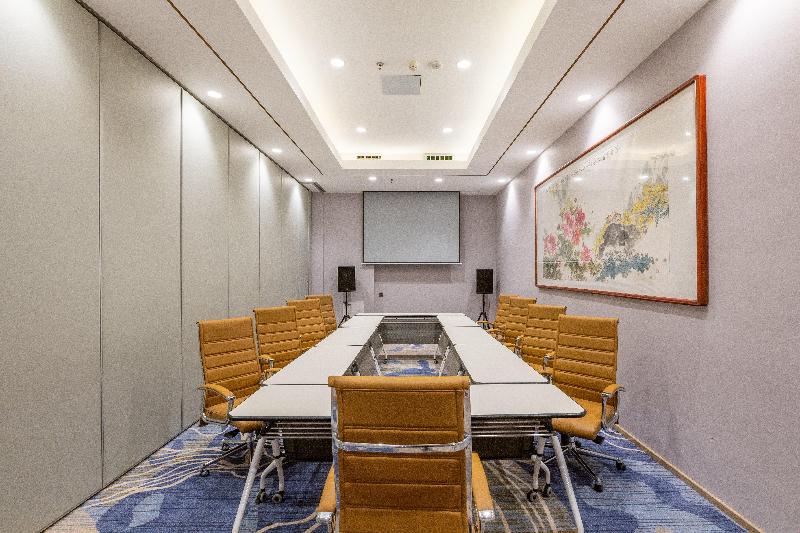 Holiday Inn Express Anshan Downtown image
