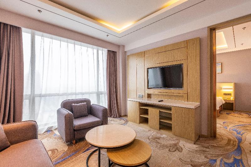 Holiday Inn Express Anshan Downtown image