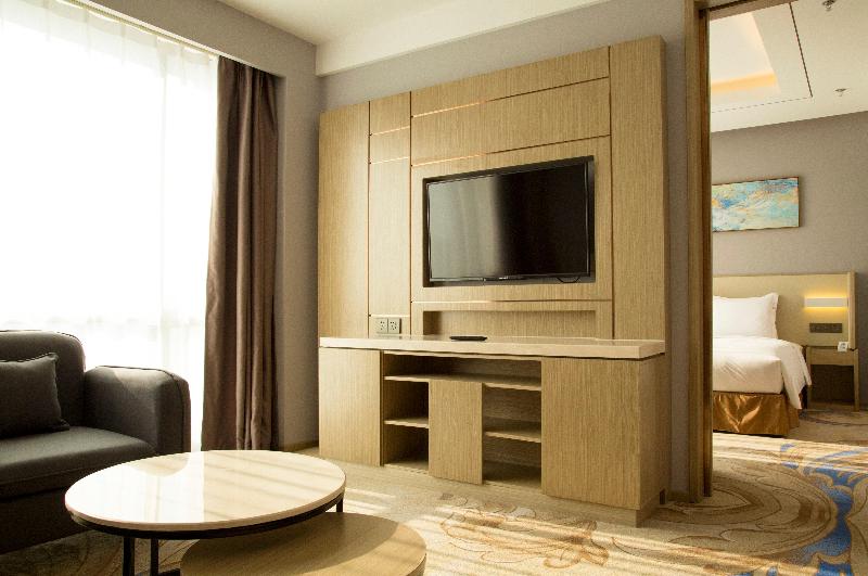 Holiday Inn Express Anshan Downtown image
