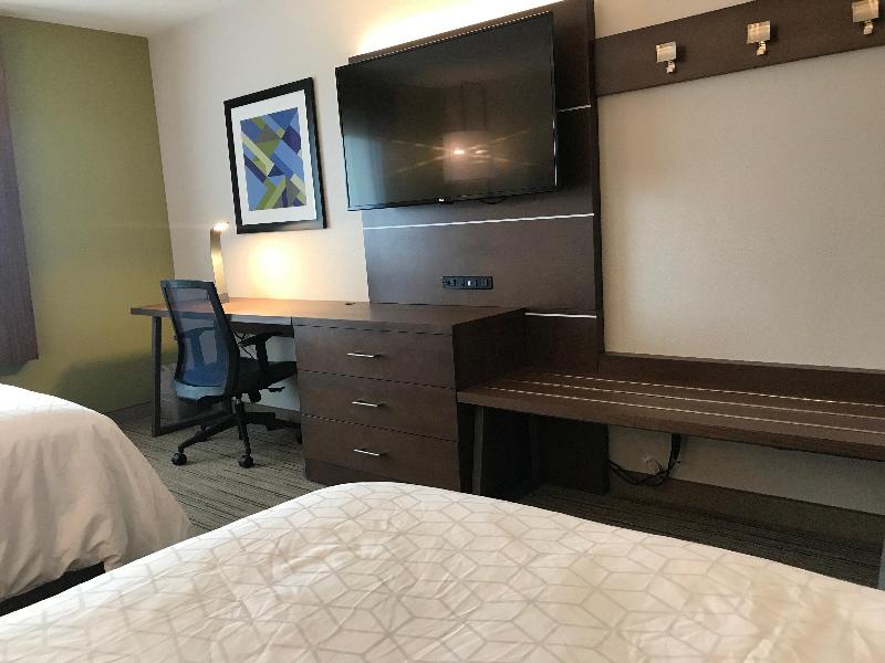 Holiday Inn Express Suites Hannibal Medical Center photo 22