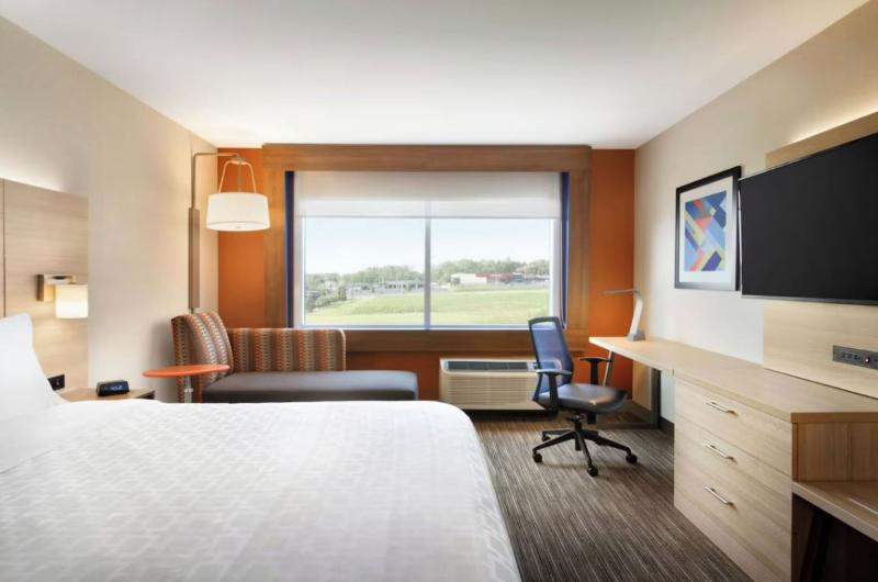 Holiday Inn Express & Suites Nebraska City By IHG image