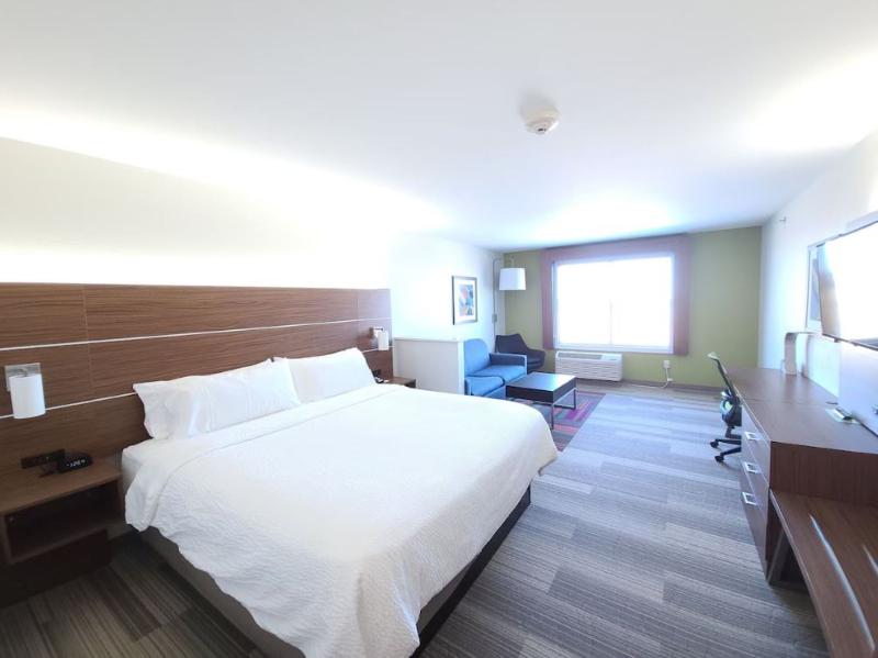 Holiday Inn Express & Suites Nebraska City By IHG image