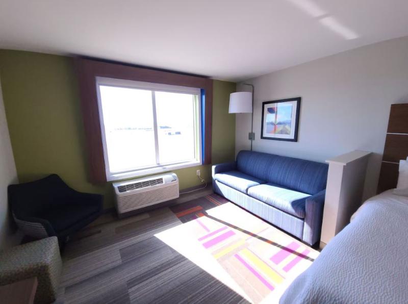 Holiday Inn Express & Suites Nebraska City By IHG image