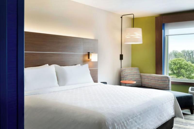 Holiday Inn Express & Suites Nebraska City By IHG image