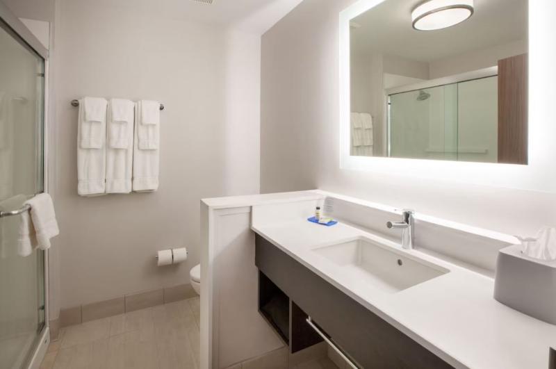Holiday Inn Express & Suites Nebraska City By IHG image