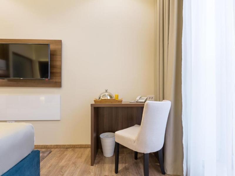 Marquise Hotel image