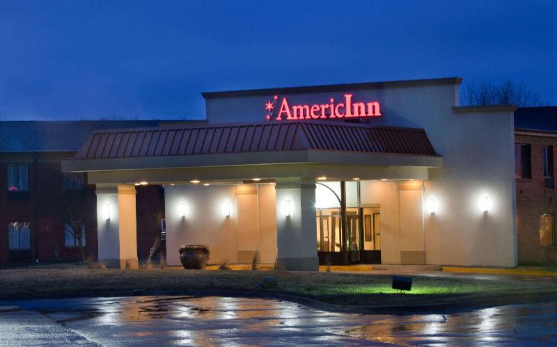 Hotel AmericInn by Wyndham Johnston Des Moines
