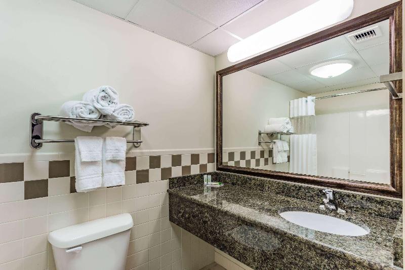 AmericInn by Wyndham Fort Pierre image