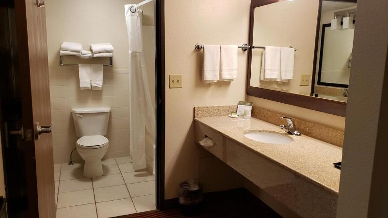 AmericInn by Wyndham Muscatine image