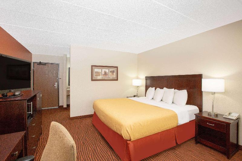 AmericInn by Wyndham Muscatine image