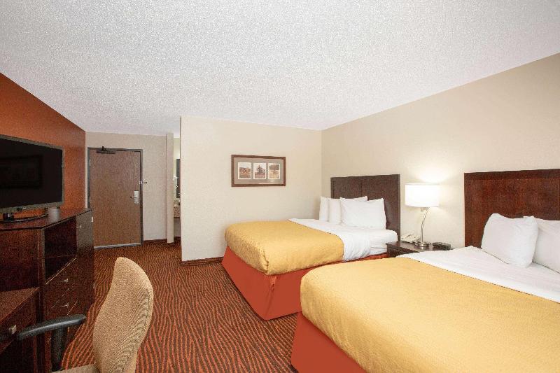 AmericInn by Wyndham Muscatine image
