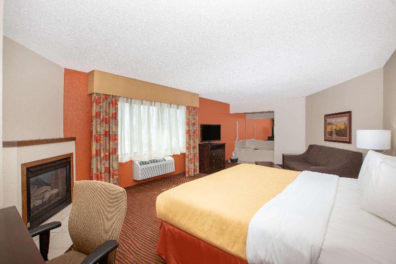 AmericInn by Wyndham Muscatine image