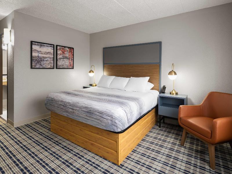 AmericInn by Wyndham Muscatine image