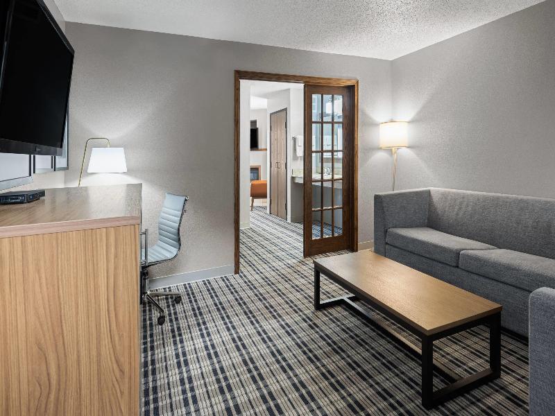 AmericInn by Wyndham Muscatine image