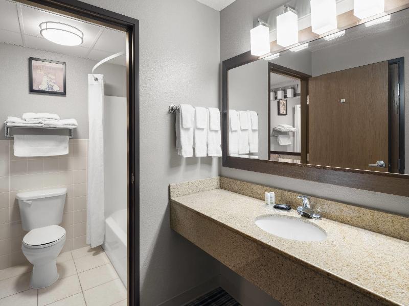 AmericInn by Wyndham Muscatine image