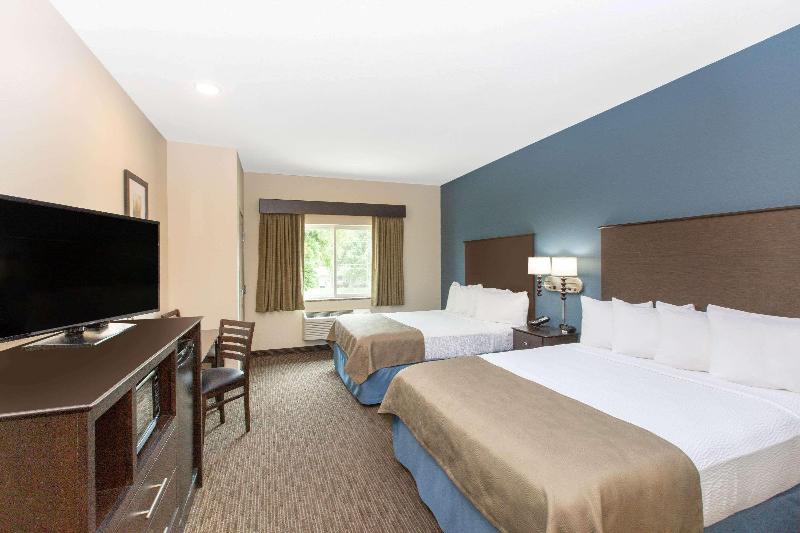 AmericInn by Wyndham Humboldt HAB