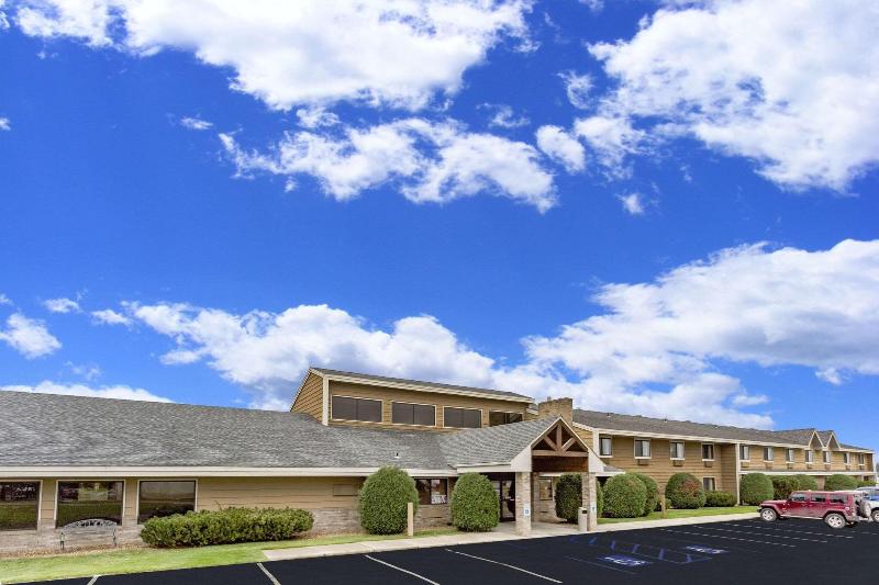 Americinn By Wyndham Dickinson image