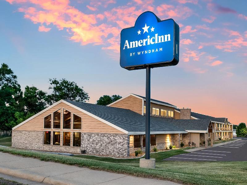 AmericInn by Wyndham Dickinson