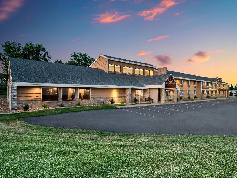 AmericInn by Wyndham Dickinson