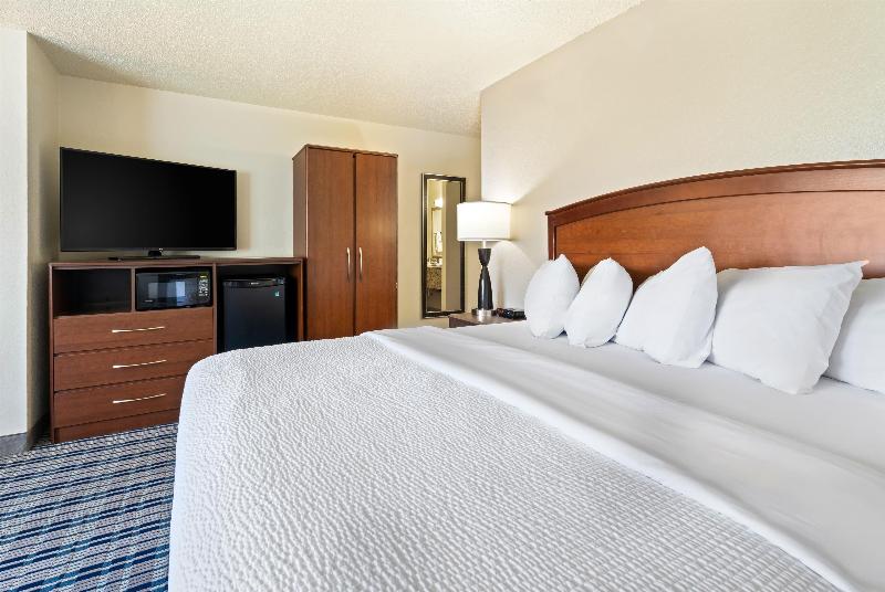 Americinn By Wyndham Dickinson image