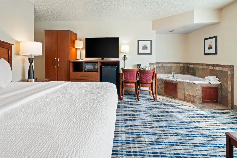 Americinn By Wyndham Dickinson image