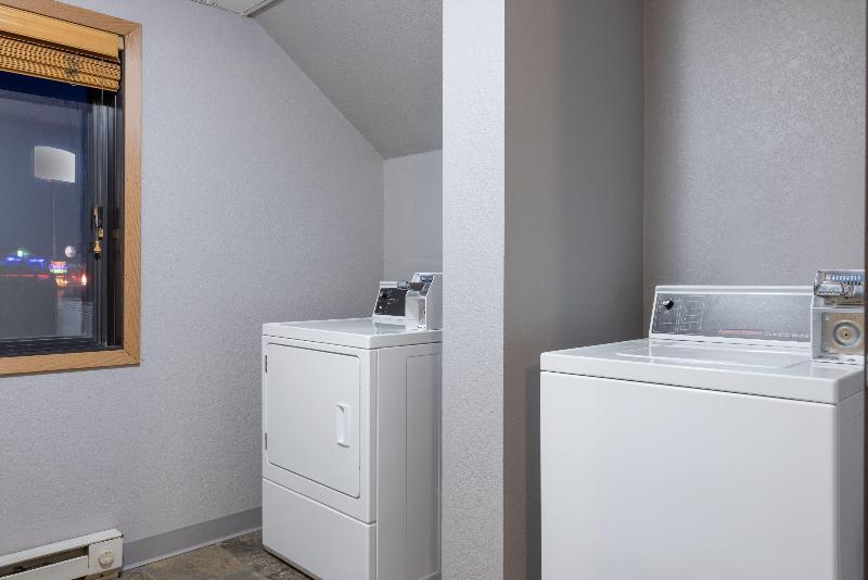 Americinn By Wyndham Dickinson image