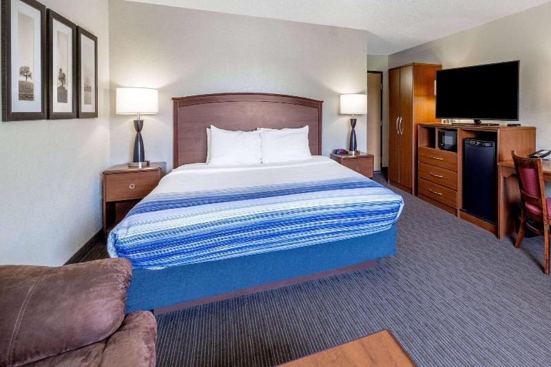 Americinn By Wyndham Dickinson image