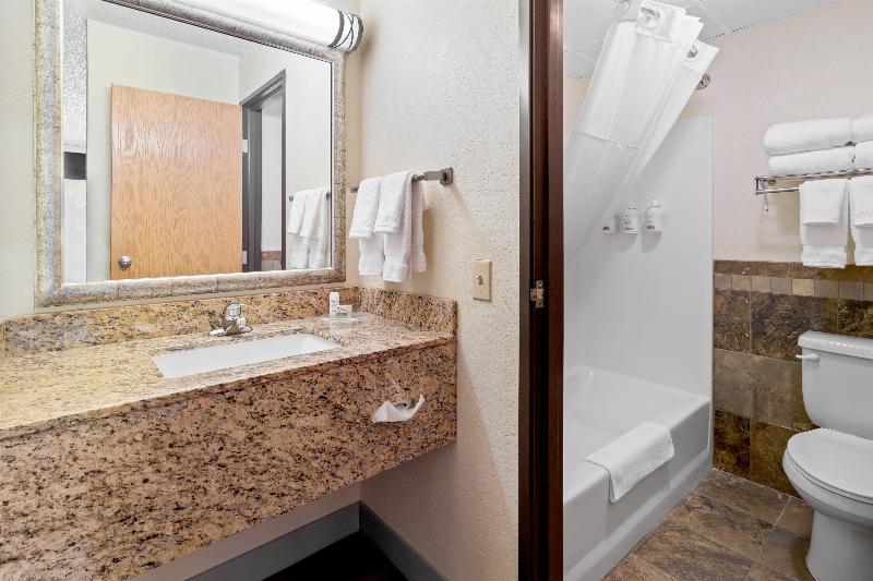 Americinn By Wyndham Dickinson image