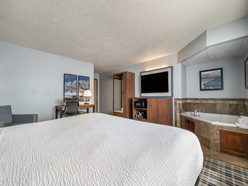 AmericInn by Wyndham Dickinson image