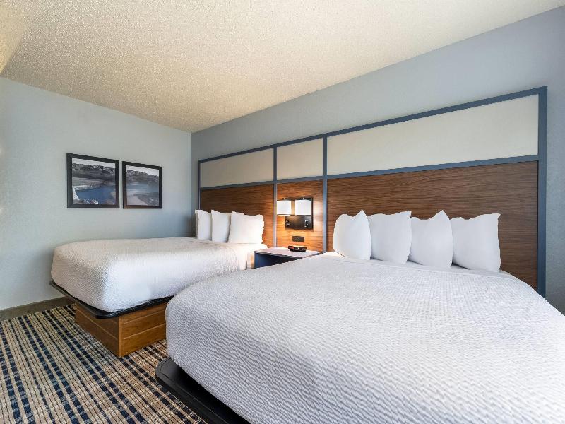 AmericInn by Wyndham Dickinson image