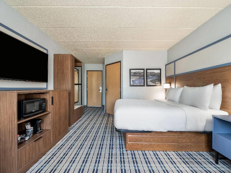 AmericInn by Wyndham Dickinson image