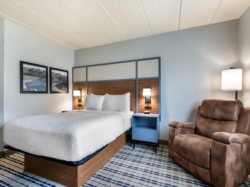 AmericInn by Wyndham Dickinson image