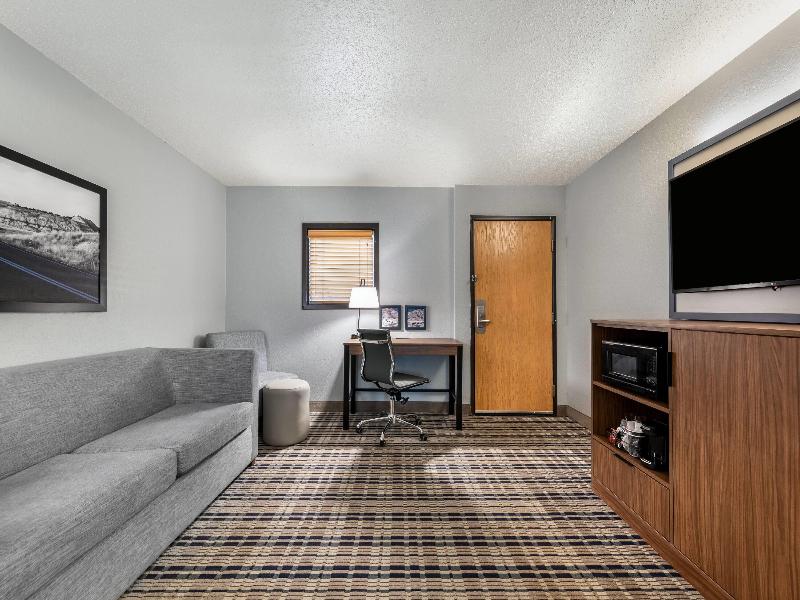AmericInn by Wyndham Dickinson image
