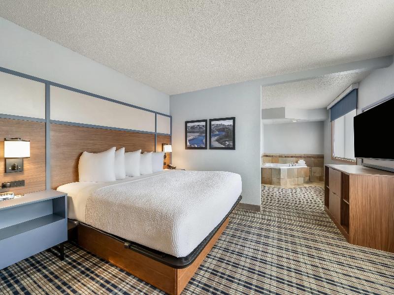 AmericInn by Wyndham Dickinson image