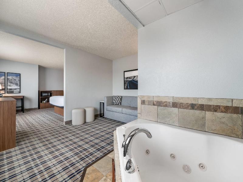 AmericInn by Wyndham Dickinson image