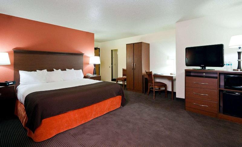 Americinn By Wyndham Manitowoc image