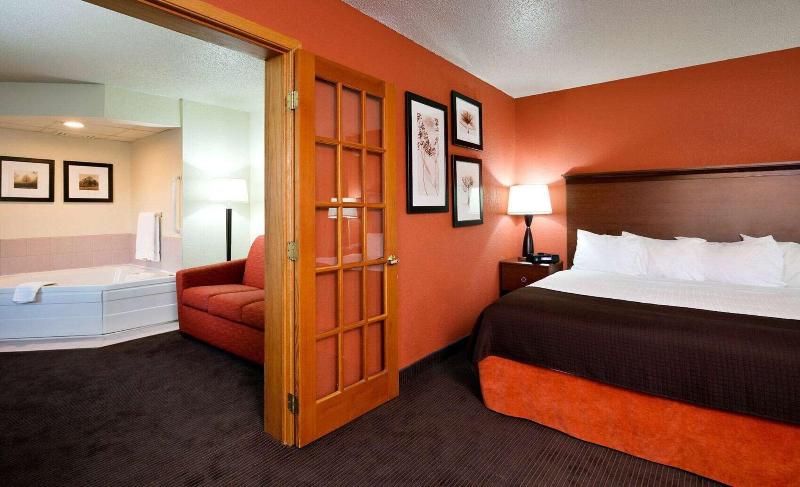 Americinn By Wyndham Manitowoc image