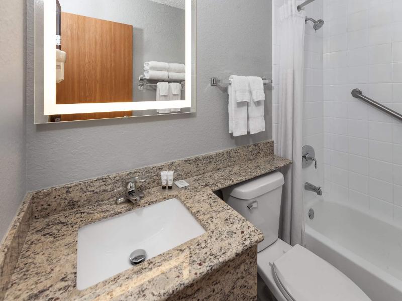 AmericInn by Wyndham Plymouth image