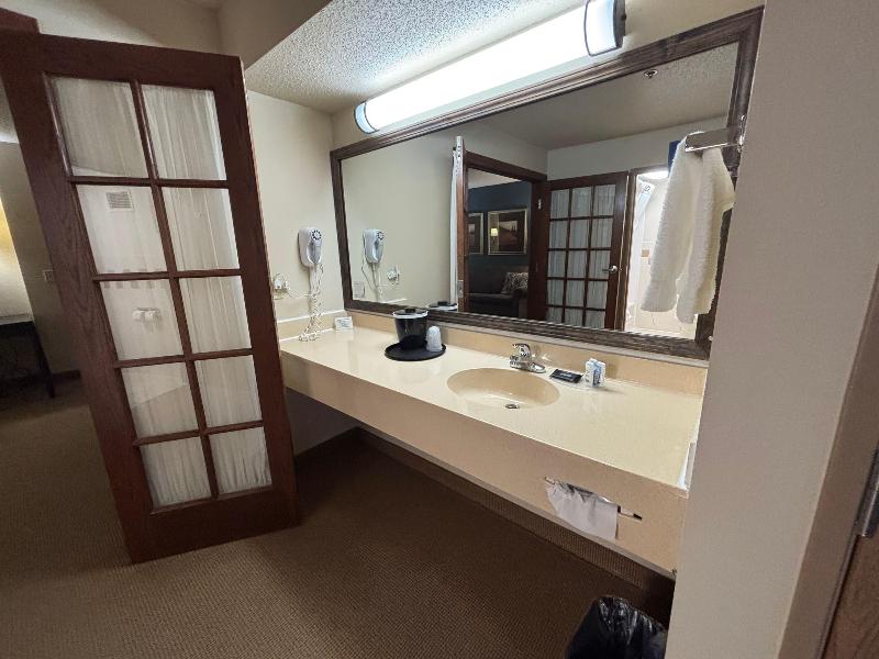 AmericInn by Wyndham Monmouth image